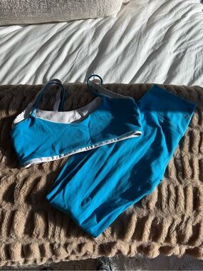 Form Active Aqua Blue Sports Bra and Legging Set, Size M